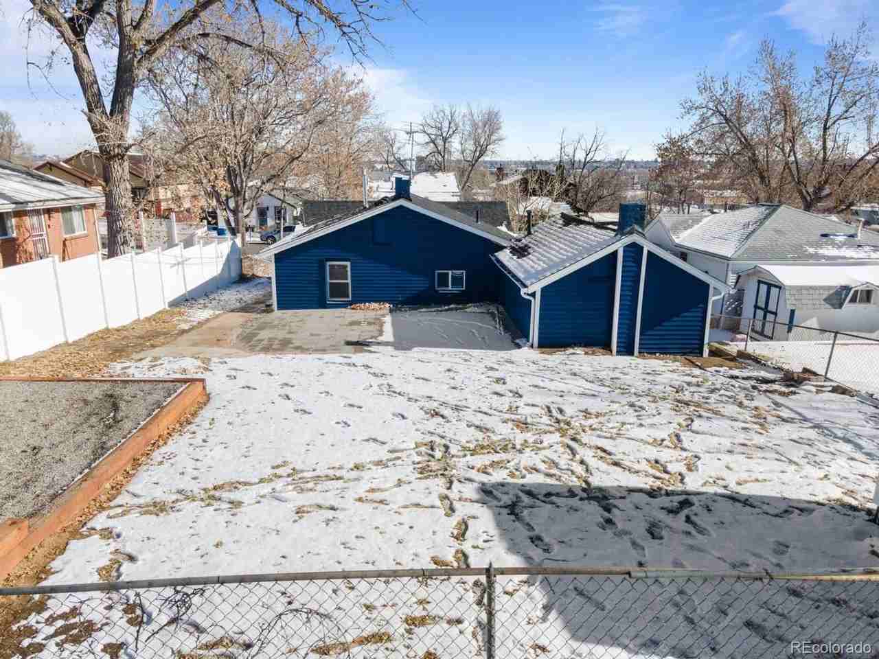 3477 S Bryant St - Photo 5 of 24