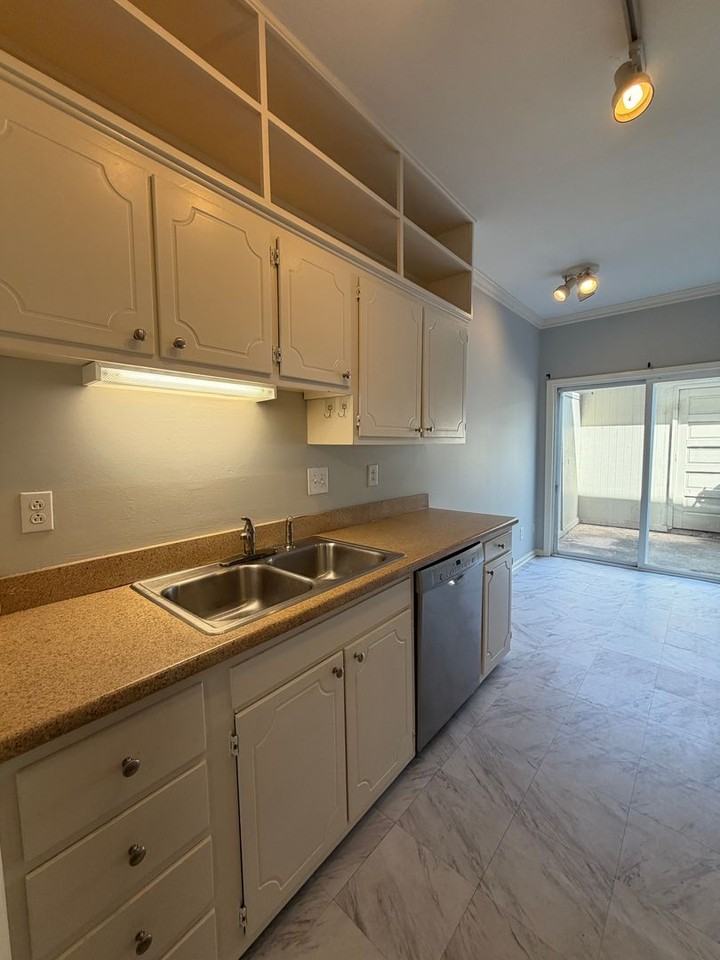 5945 Quail Hollow Rd - Photo 6 of 17