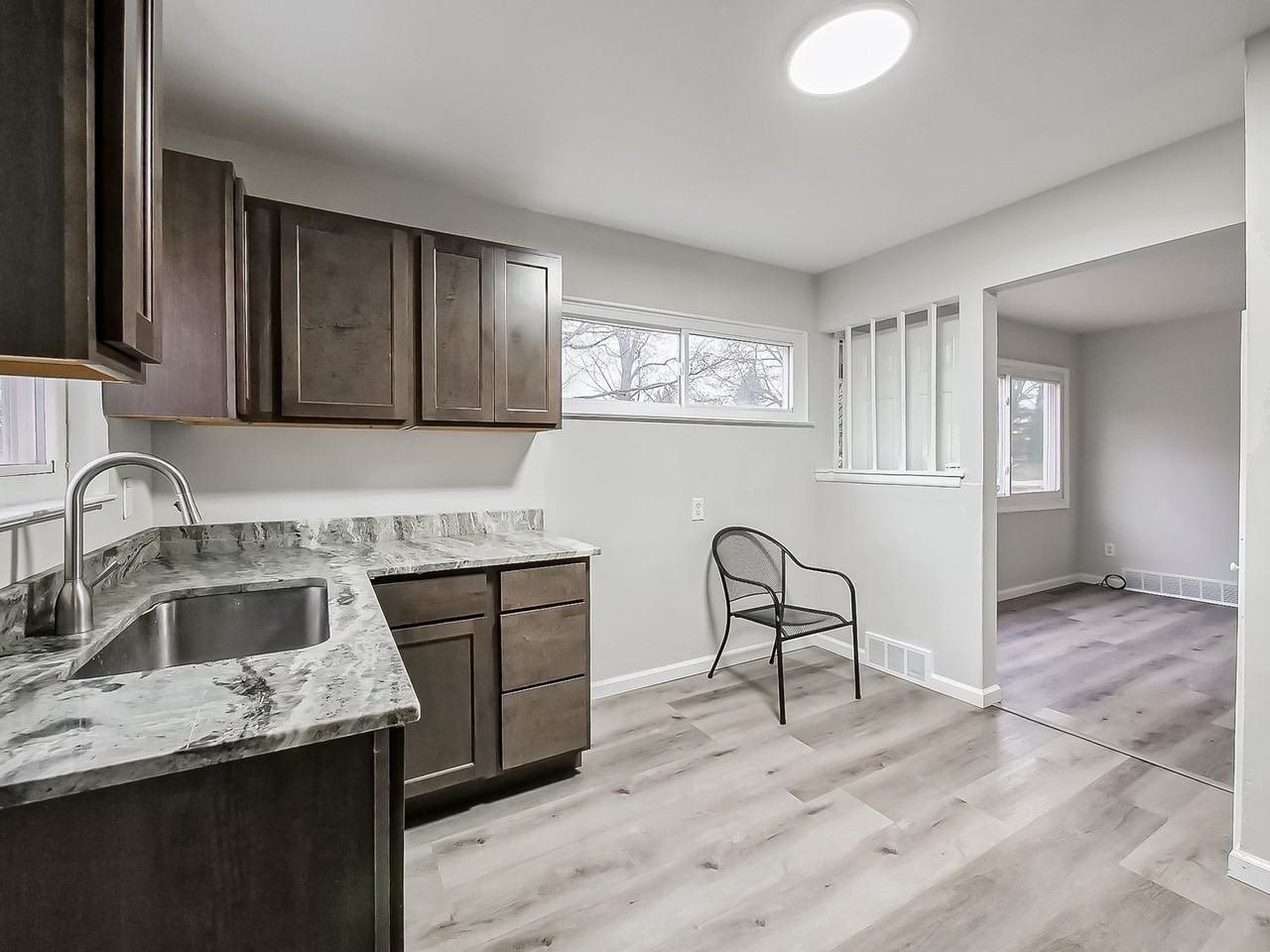 536 Emerson Ave - Photo 3 of 28