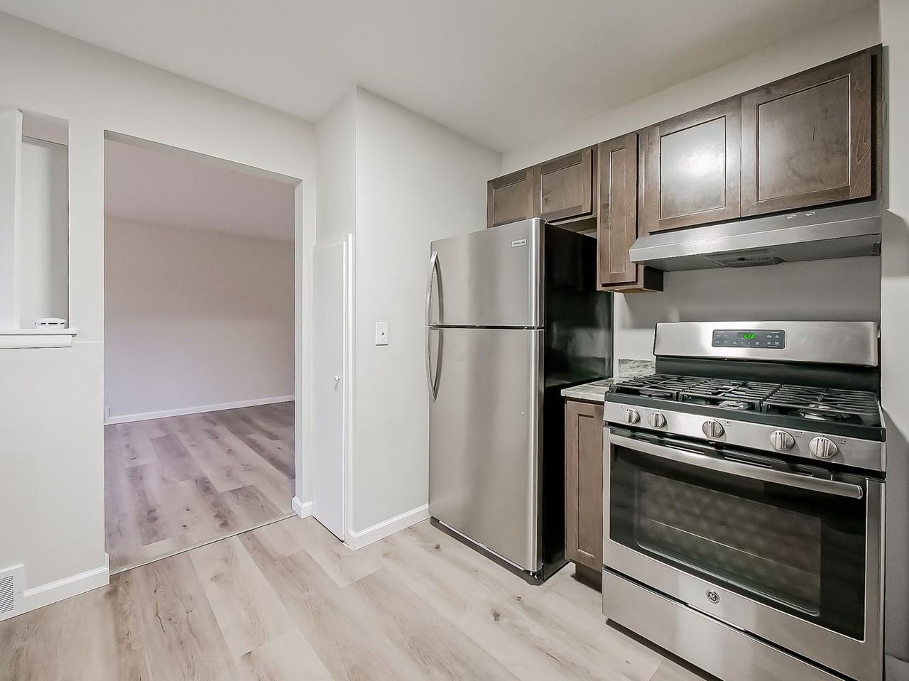 536 Emerson Ave - Photo 5 of 28