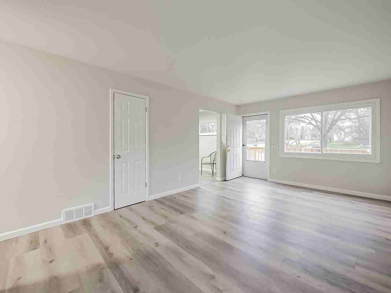 536 Emerson Ave - Photo 6 of 28