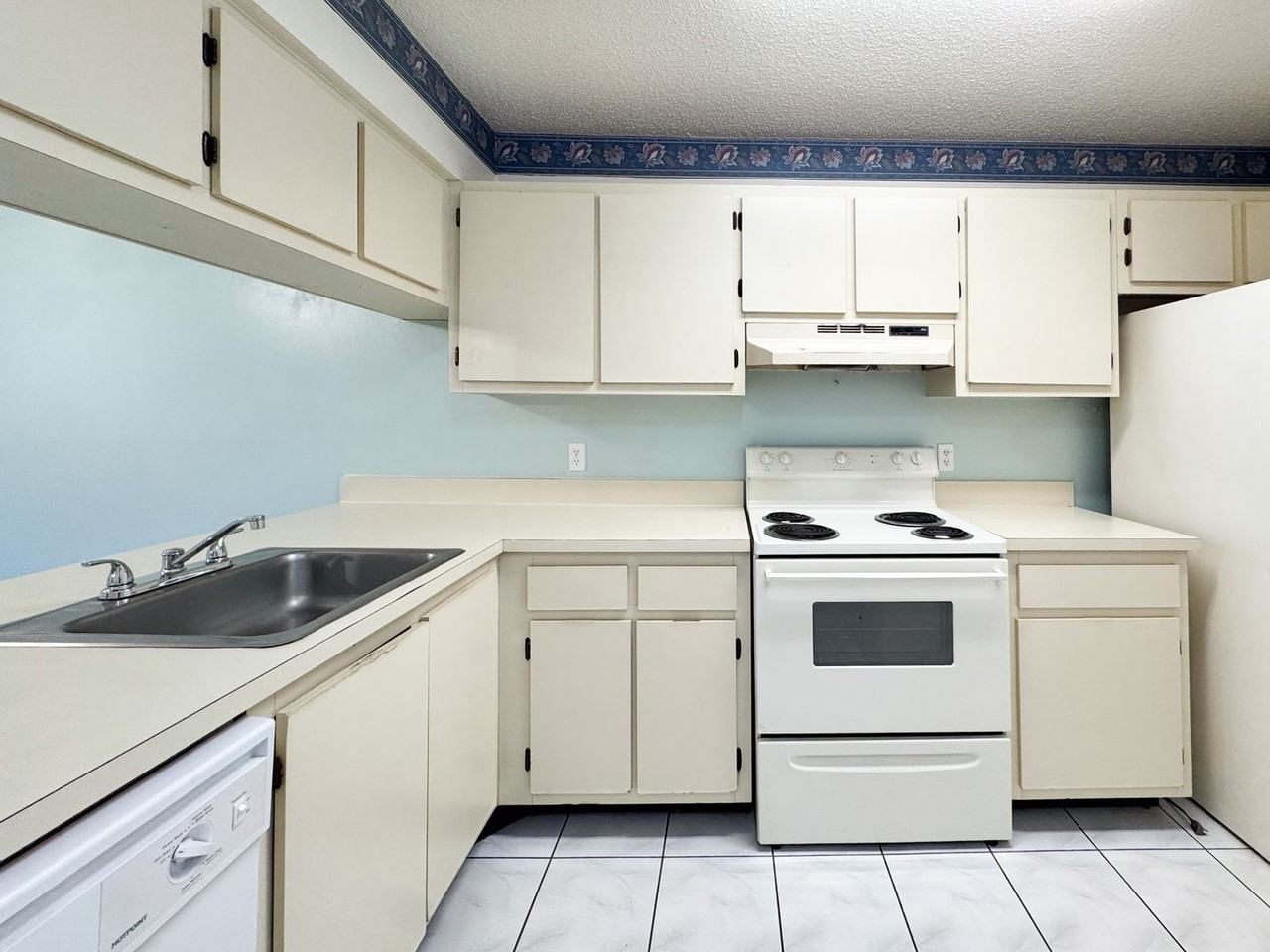 6118 Curry Ford Rd - Photo 7 of 25