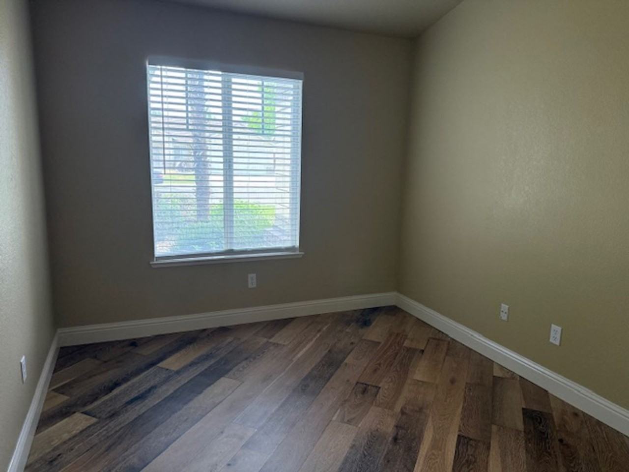 2271 Bridle Creek Cir - Photo 5 of 12