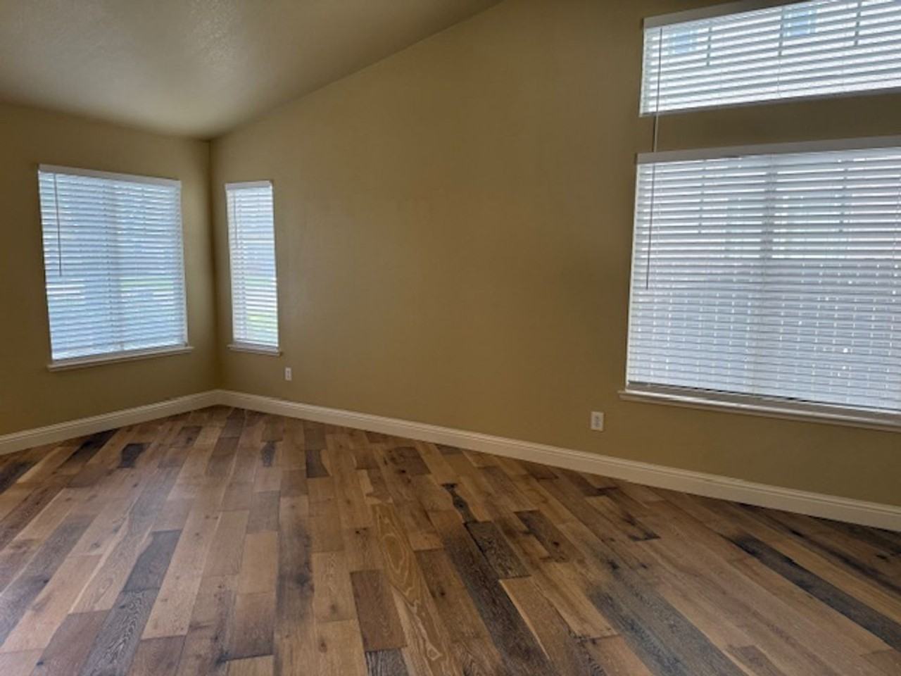 2271 Bridle Creek Cir - Photo 7 of 12