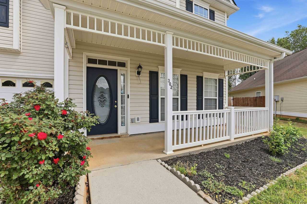 302 Prescott Ct - Photo 4 of 21