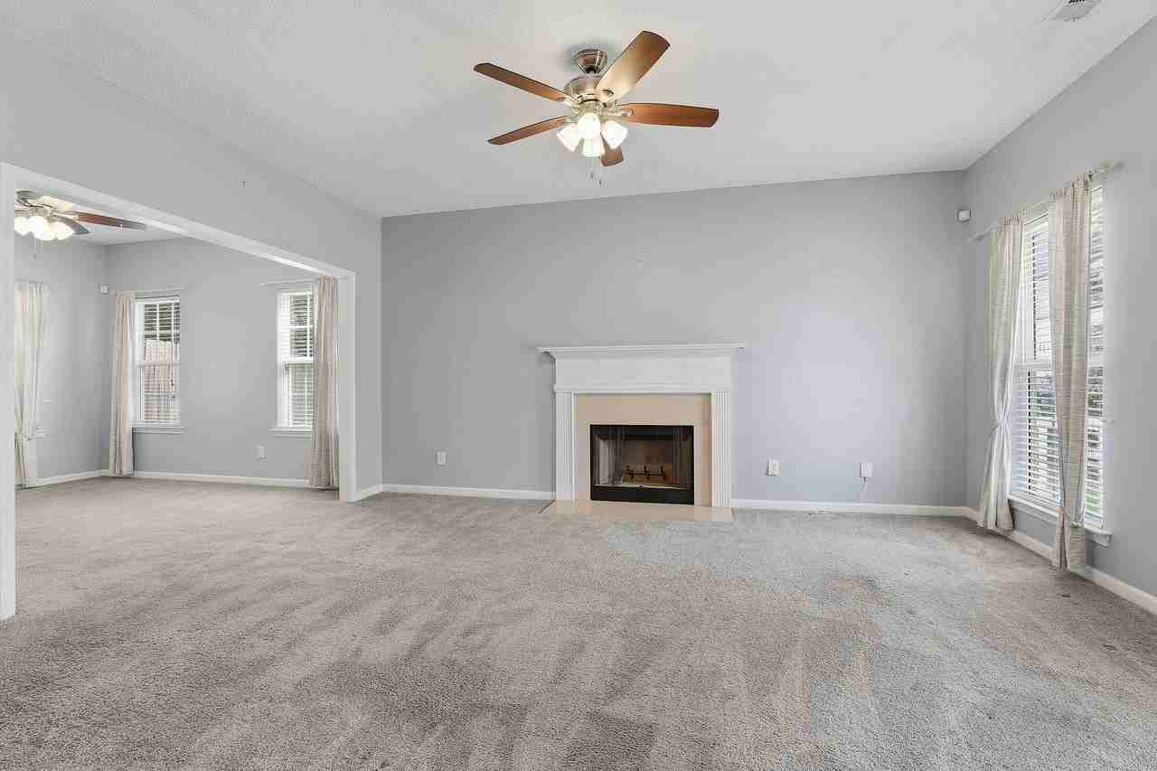 302 Prescott Ct - Photo 6 of 21