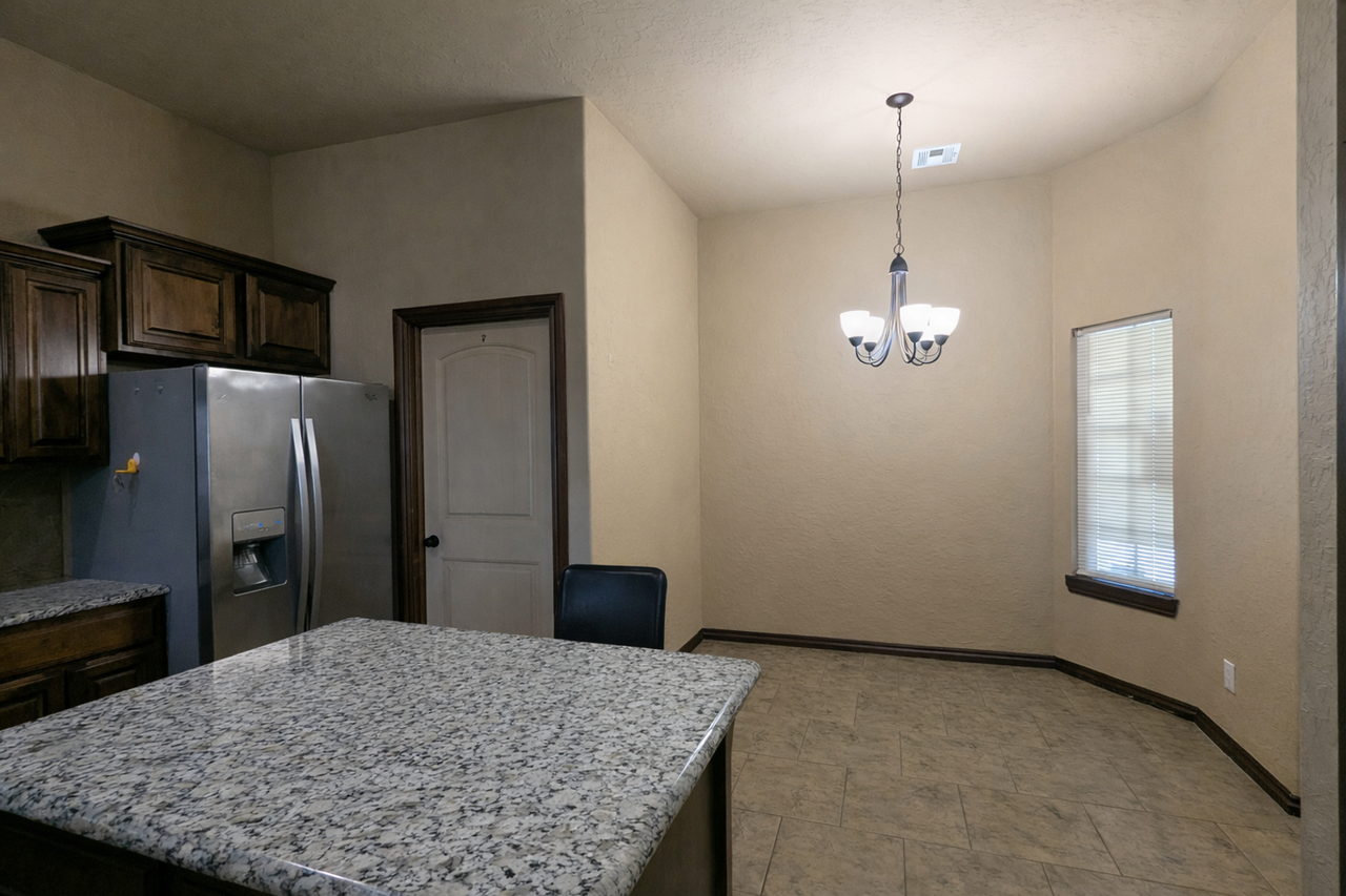 916 Sw 15th St - Photo 4 of 15