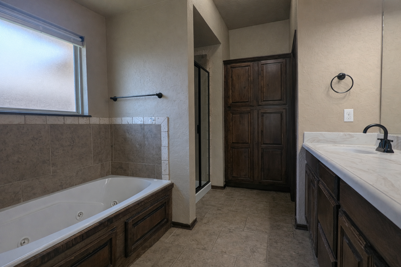 916 Sw 15th St - Photo 6 of 15