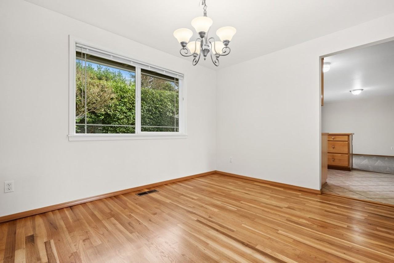 2210 167th Ave Ne - Photo 6 of 21