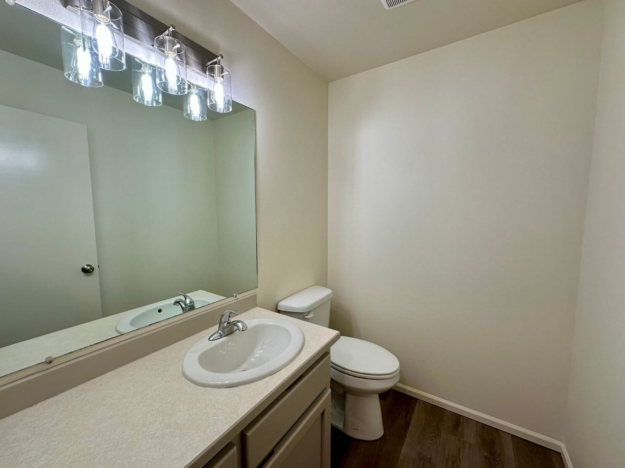 905 Nooksack Ave #A - Photo 7 of 13