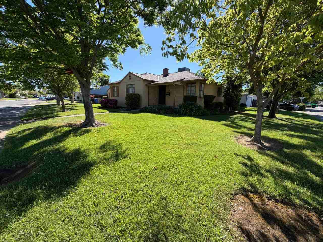 5500 38th Ave - Photo 2 of 37