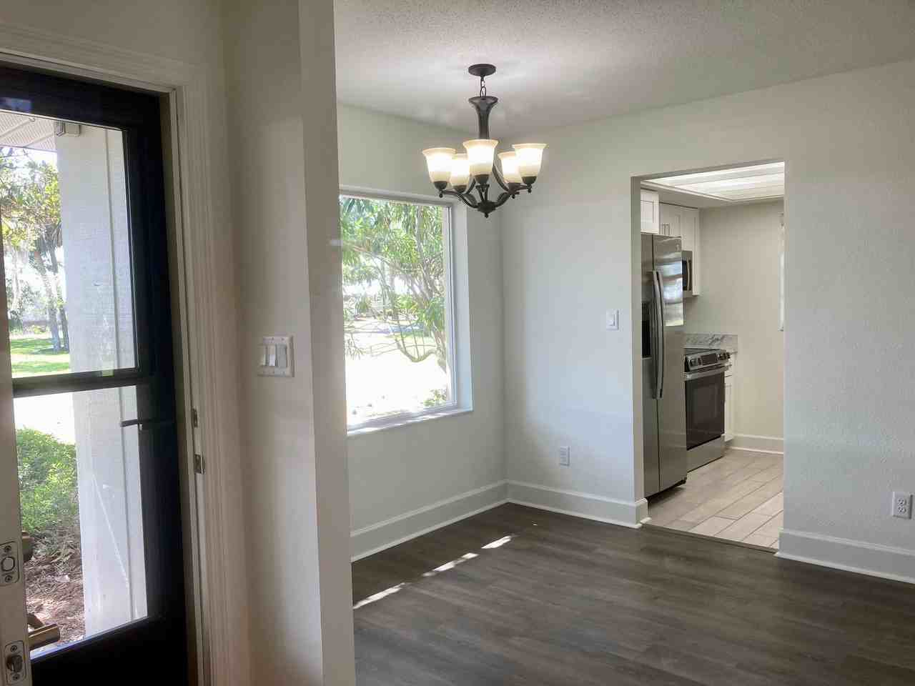 11499 W Bayshore Dr - Photo 4 of 48