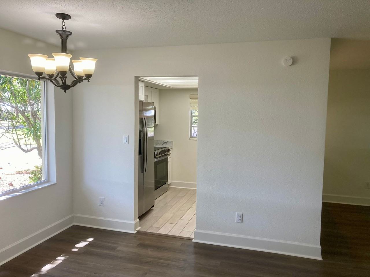 11499 W Bayshore Dr - Photo 5 of 48