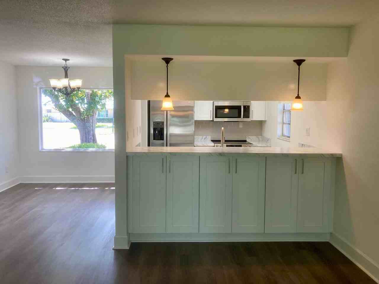 11499 W Bayshore Dr - Photo 7 of 48