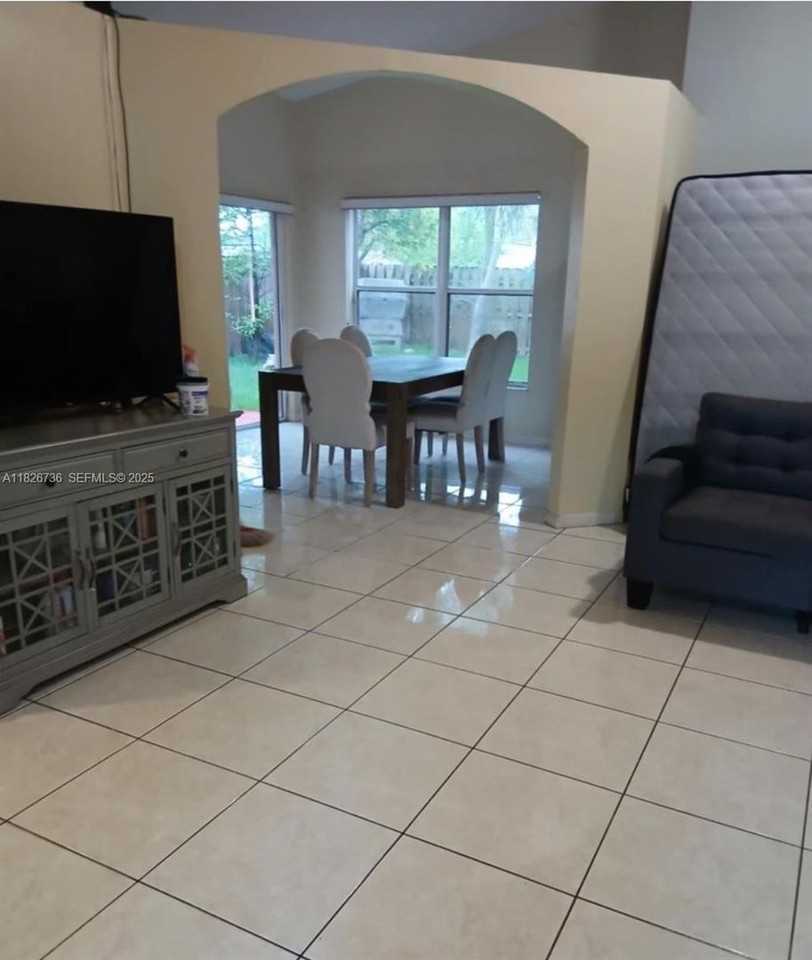 12090 Sw 250th Ter - Photo 4 of 13
