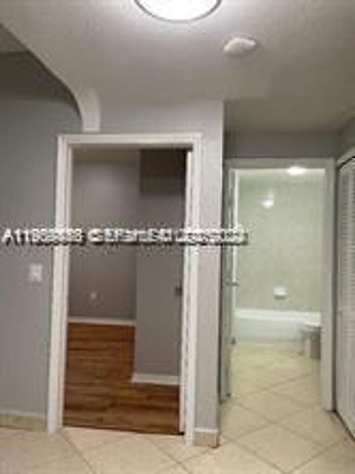 7542 Nw 175th St - Photo 6 of 15