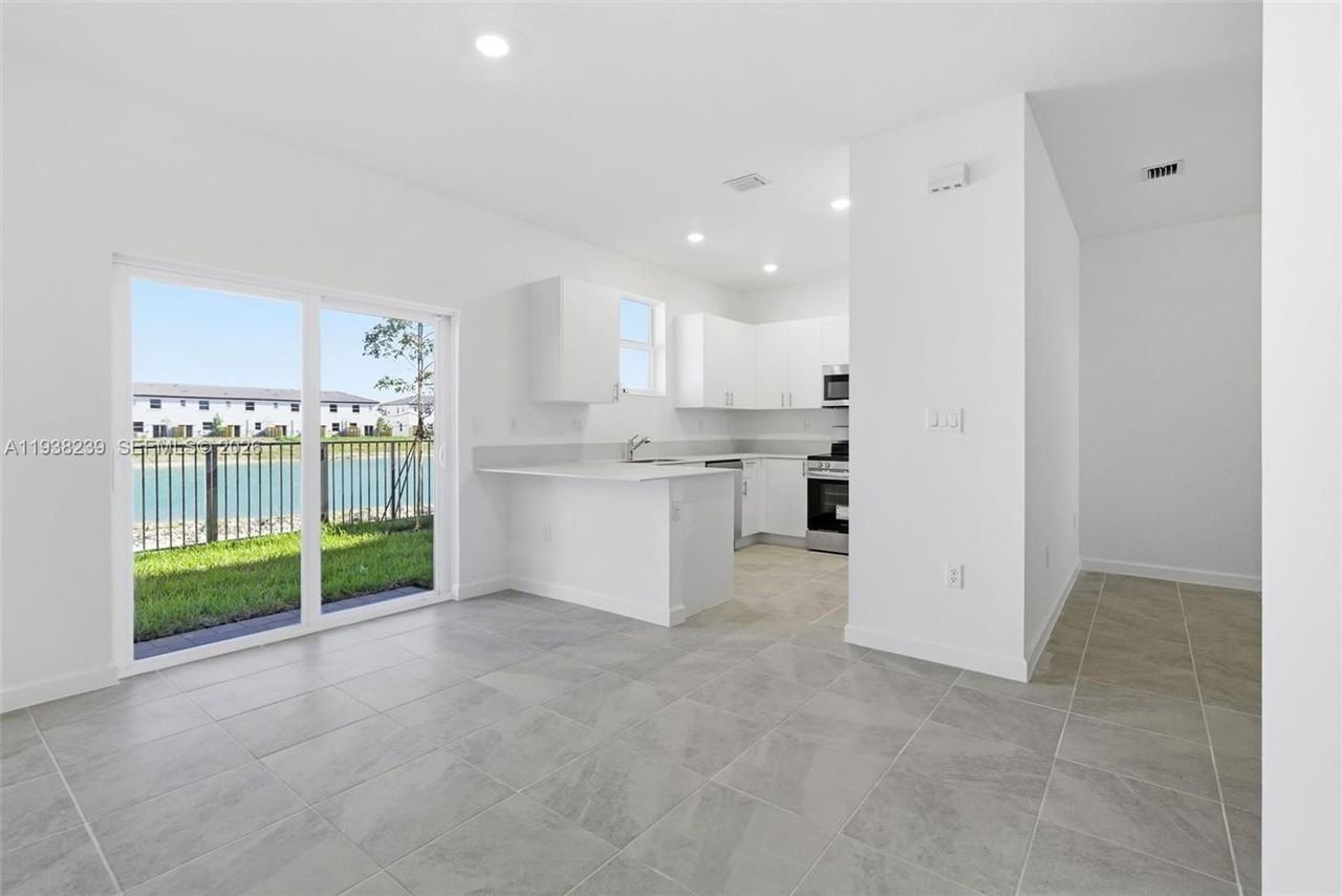 2705 Se 25th Ave - Photo 6 of 21