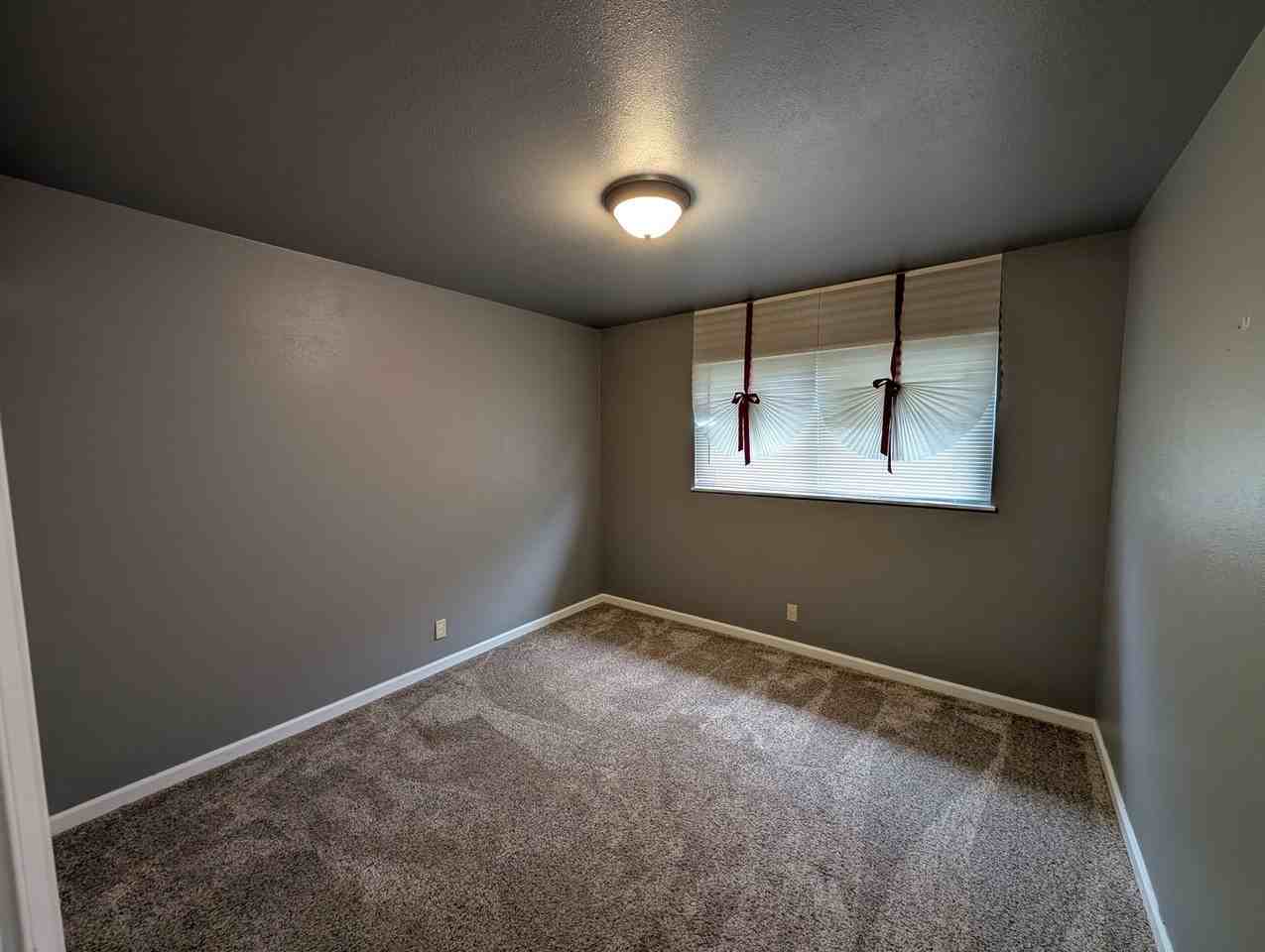 1357 Jeffries St - Photo 7 of 19