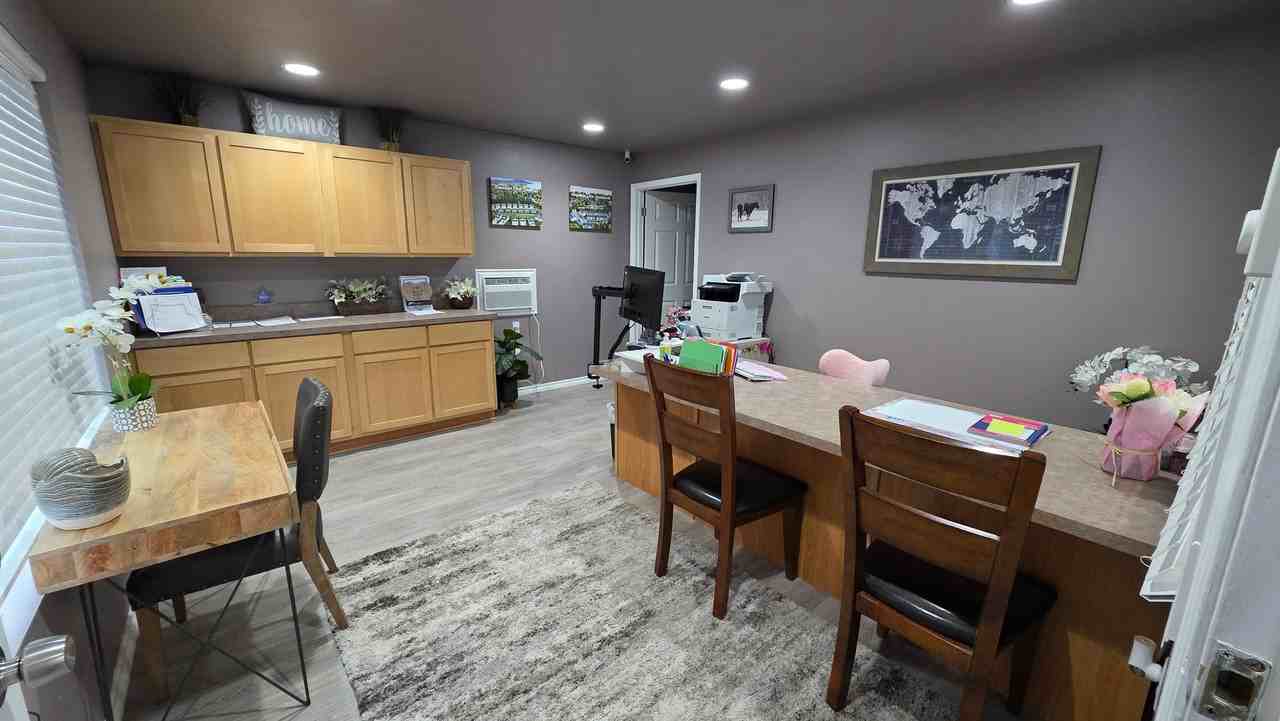 Mountain View Apartments - Photo 4 of 50