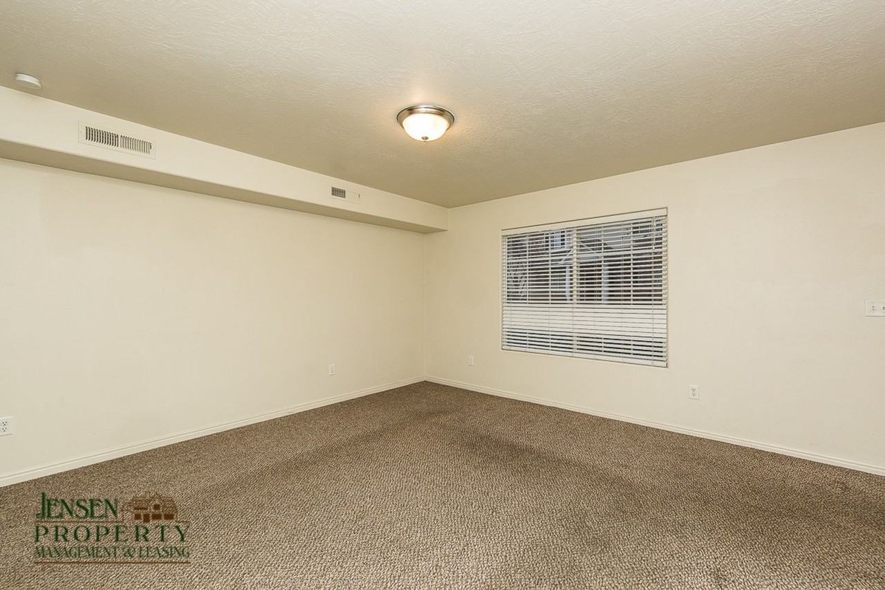 1735 W 540 N #2505 - Photo 5 of 19