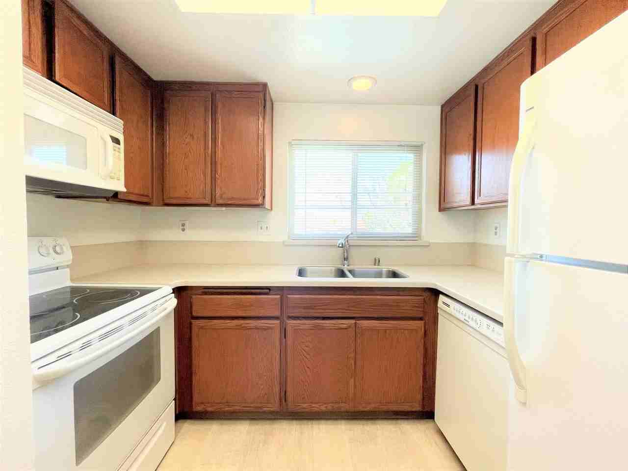 2819 New Castle Way - Photo 3 of 26