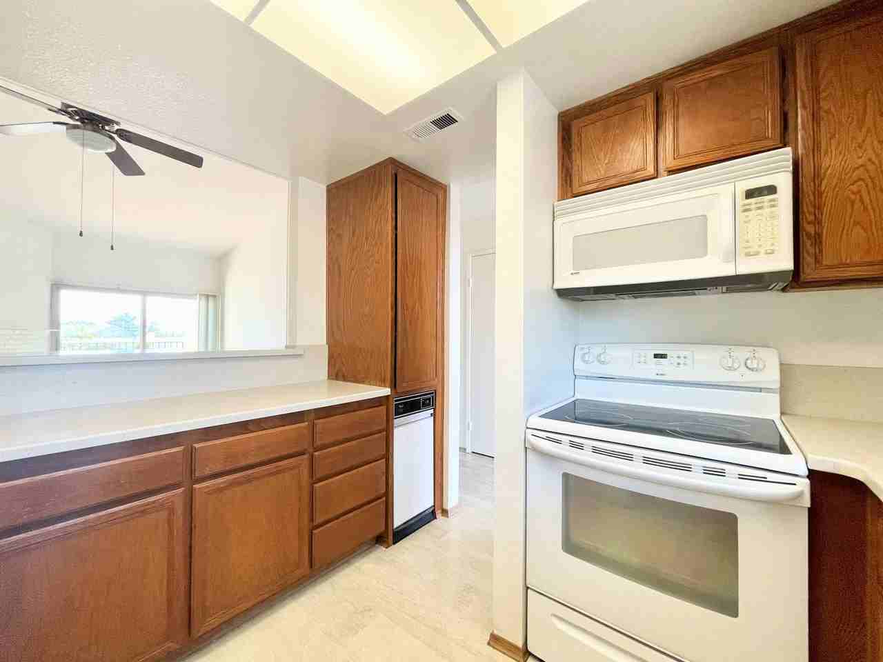 2819 New Castle Way - Photo 4 of 26