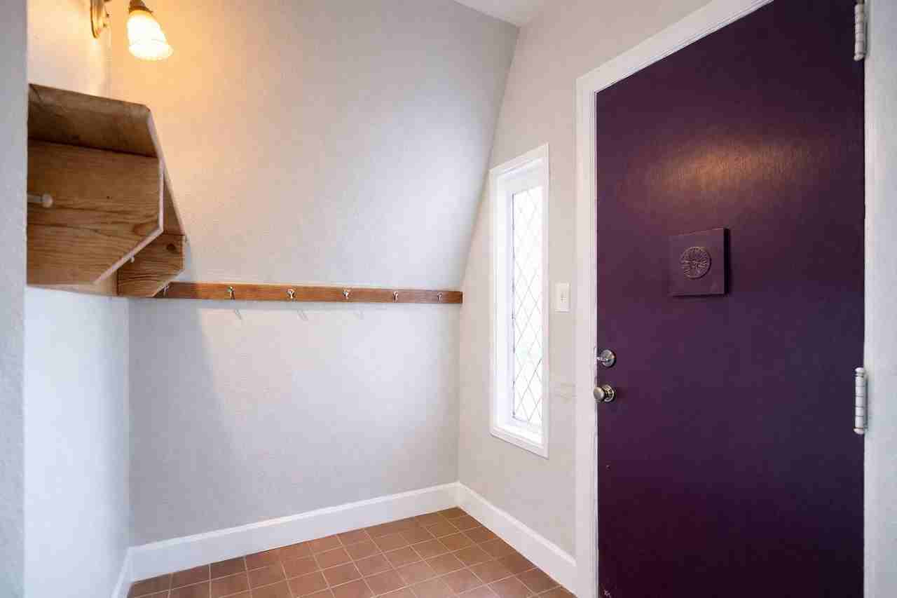 309 W Mcloughlin Blvd - Photo 3 of 20