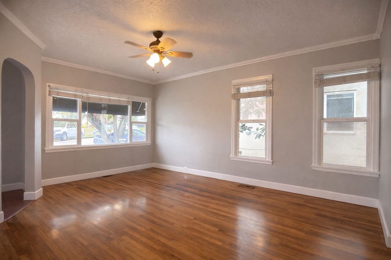 309 W Mcloughlin Blvd - Photo 6 of 20