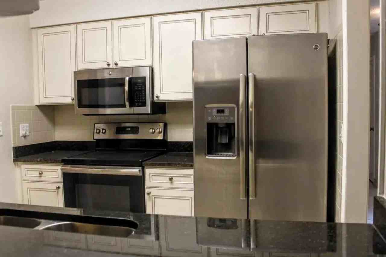 524 Juanita Ave - Photo 4 of 10