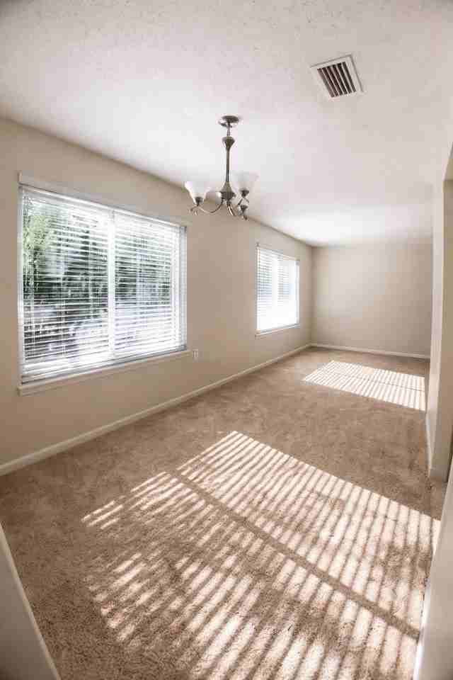 524 Juanita Ave - Photo 5 of 10