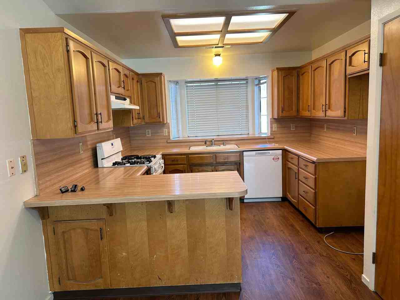 1846 N Selina Ct - Photo 6 of 23