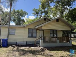 featured image of 314 W Crescent Dr