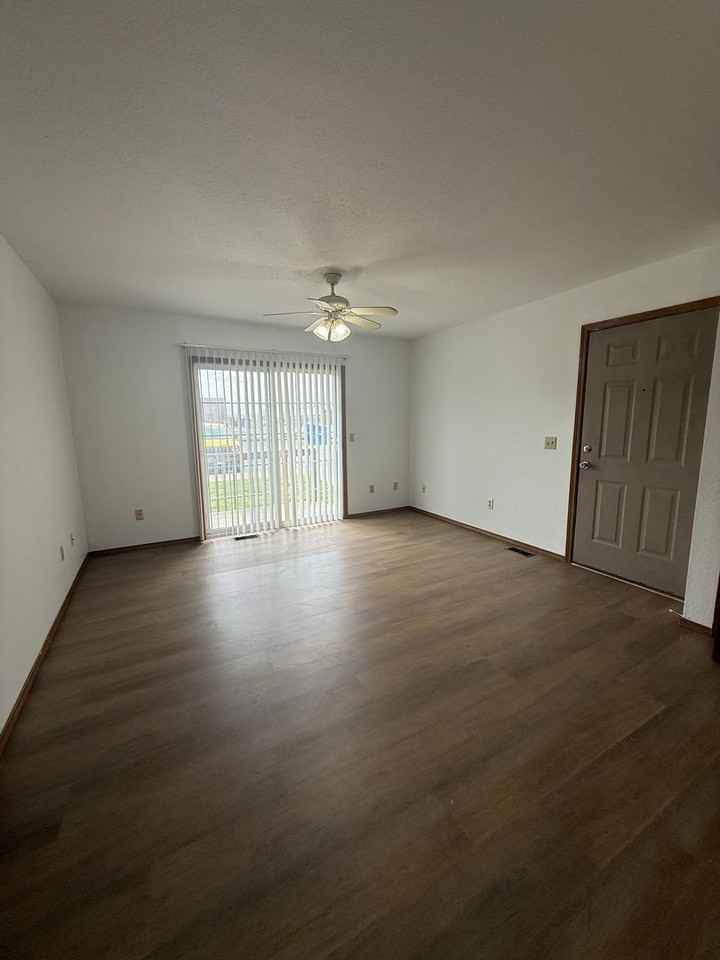 2862 S Meadowbrook Ave #4 - Photo 2 of 7