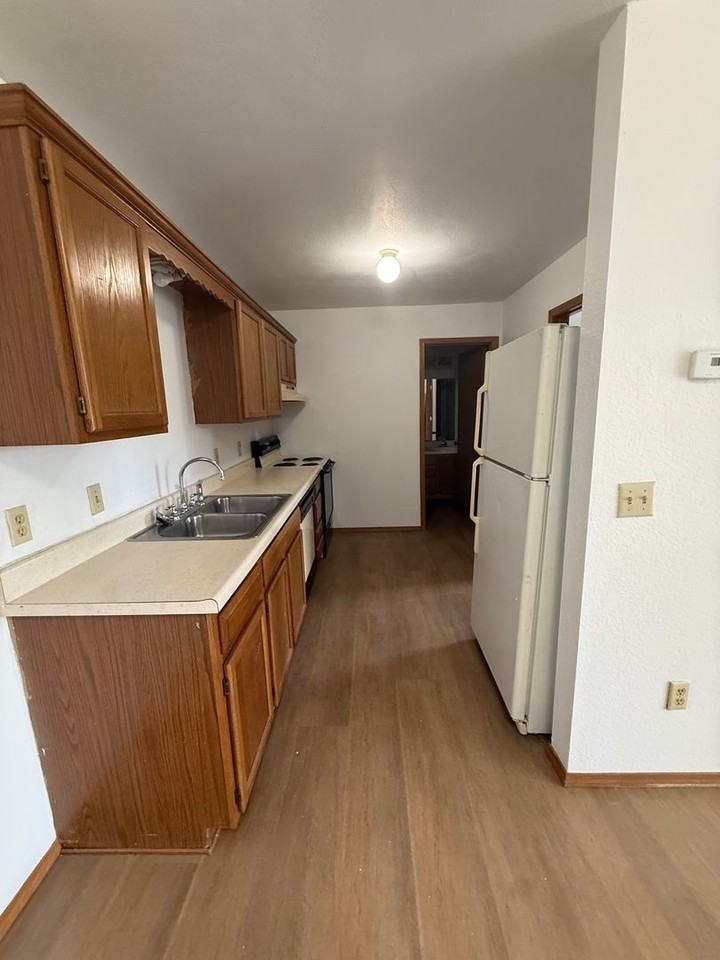 2862 S Meadowbrook Ave #4 - Photo 4 of 7