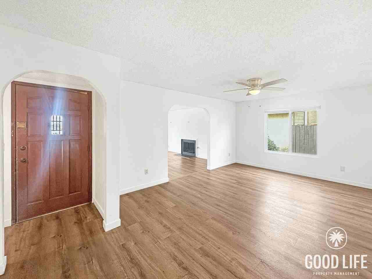 10865 Deering St - Photo 2 of 20