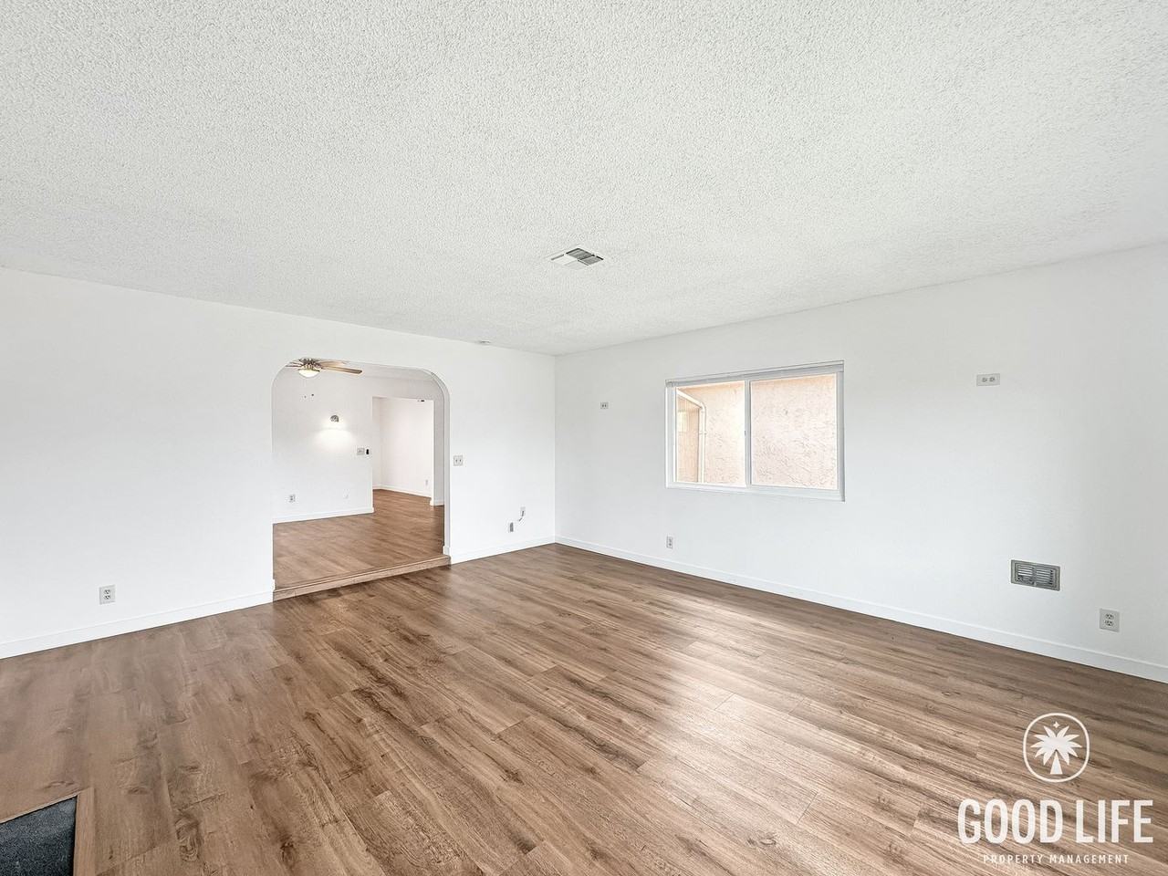 10865 Deering St - Photo 5 of 20