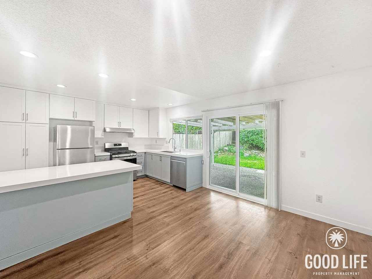 10865 Deering St - Photo 6 of 20