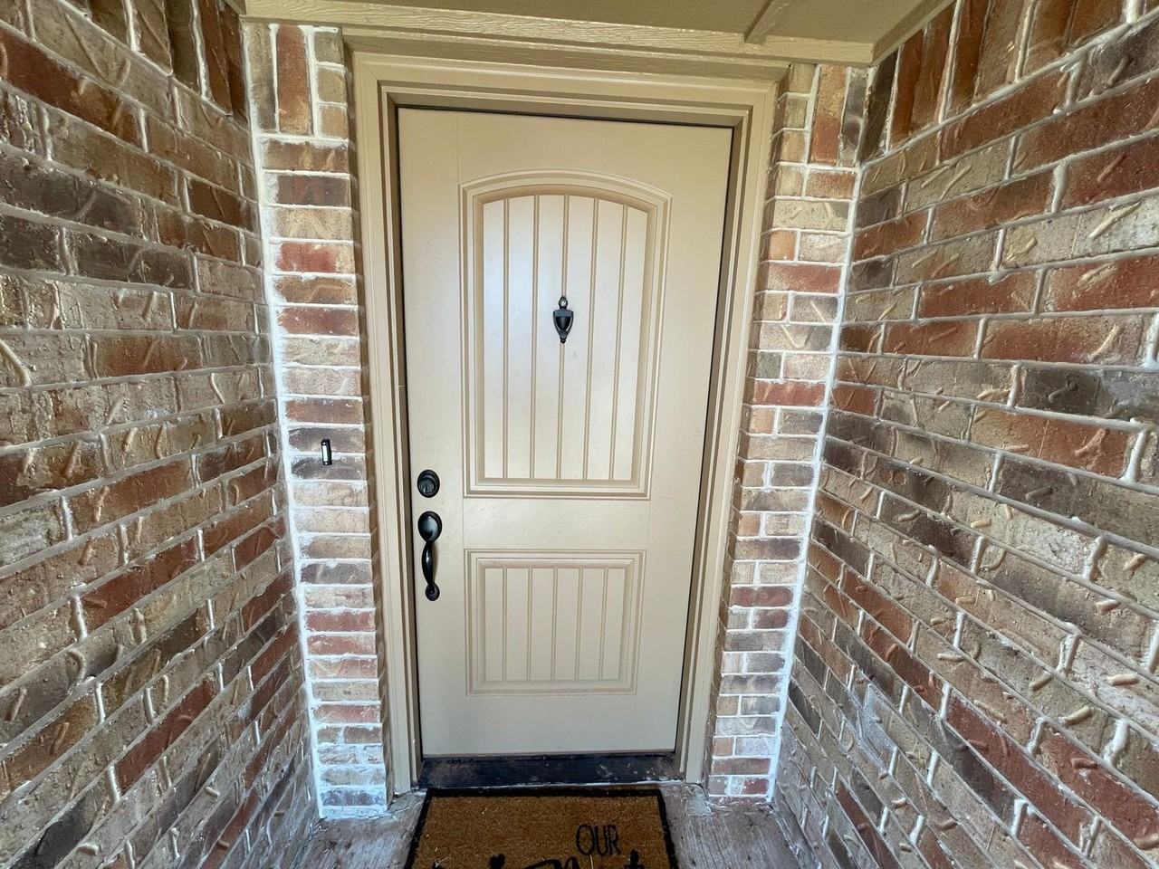 9501 Ashford Dr - Photo 3 of 25