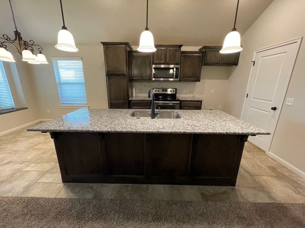 9501 Ashford Dr - Photo 7 of 25