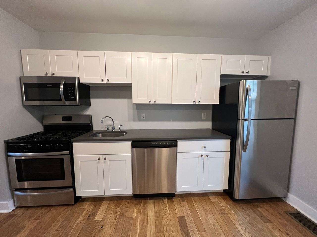 1723 Morningside Ave - Photo 2 of 13