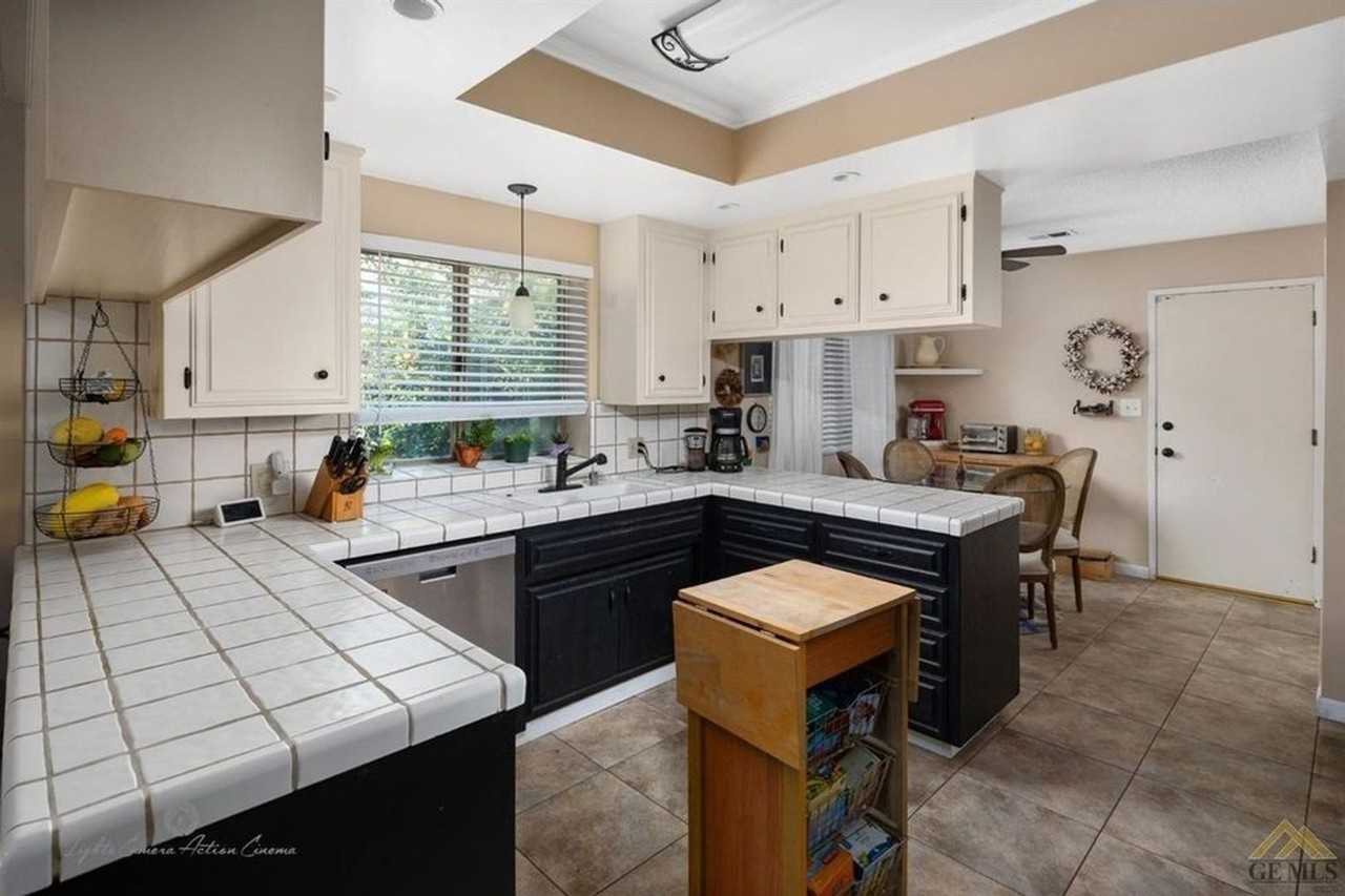 9805 Mesa Oak Dr - Photo 4 of 8