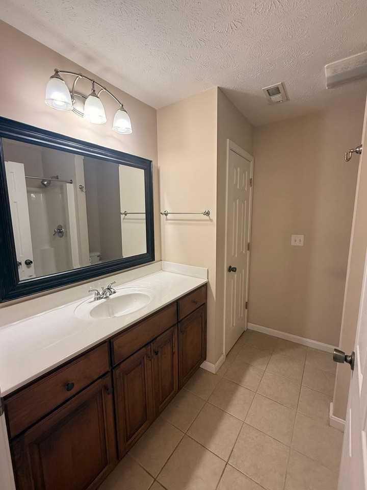 405 Fledge Dr - Photo 7 of 13