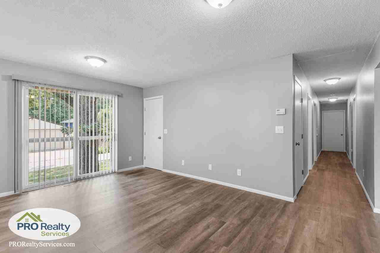 4421 36th Ave N - Photo 5 of 34