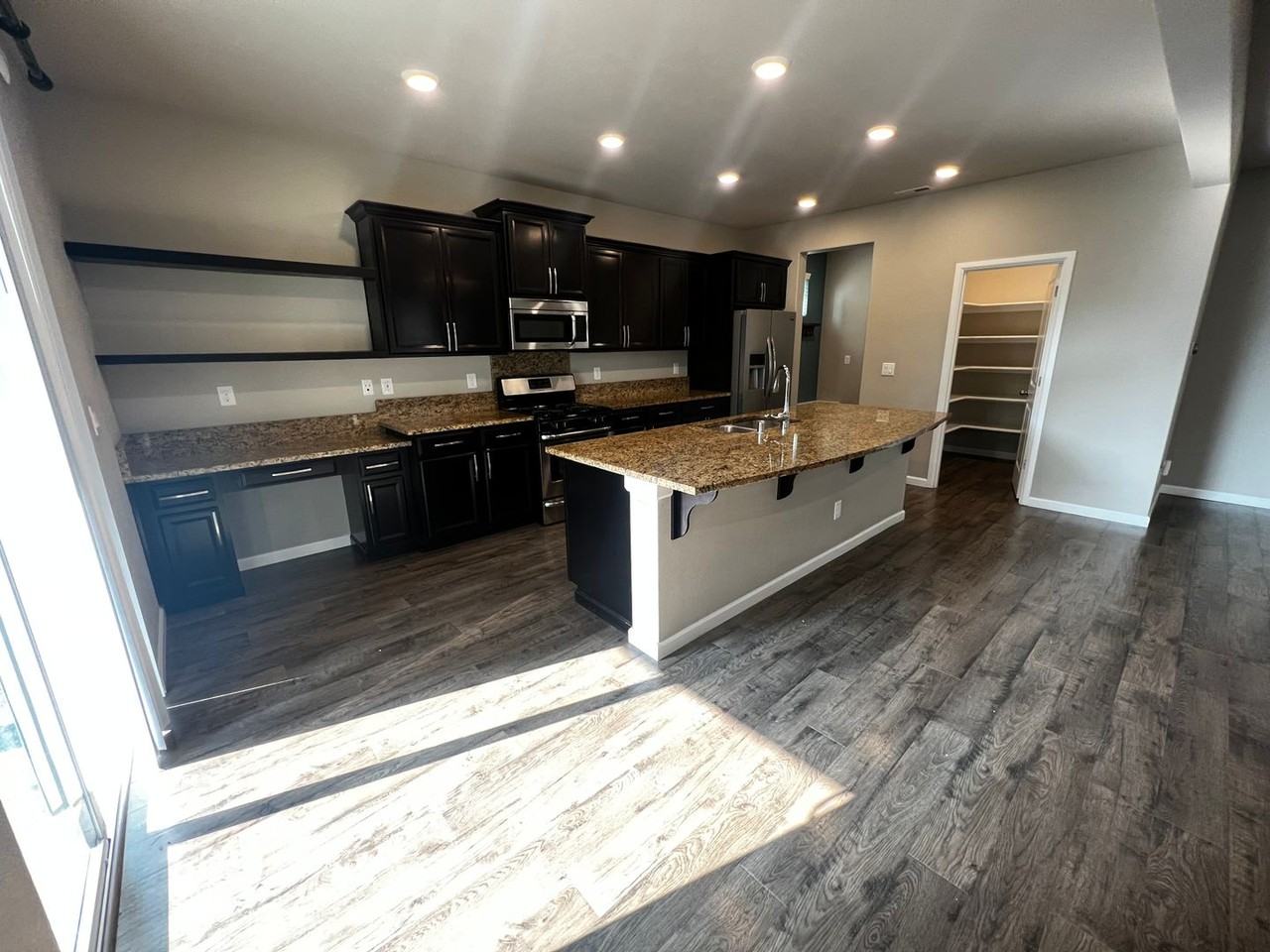 3346 Nova St Ne - Photo 5 of 25