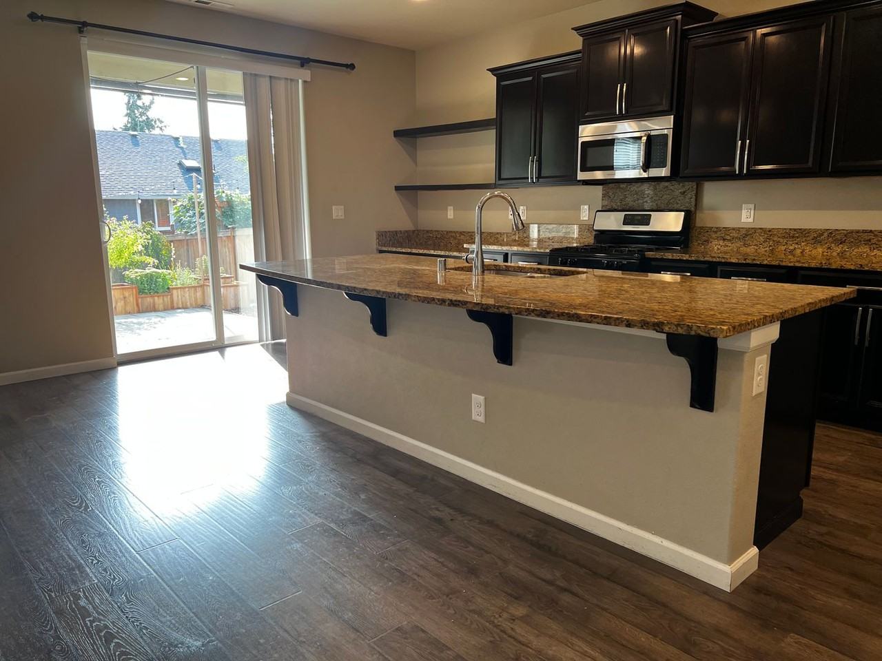 3346 Nova St Ne - Photo 6 of 25