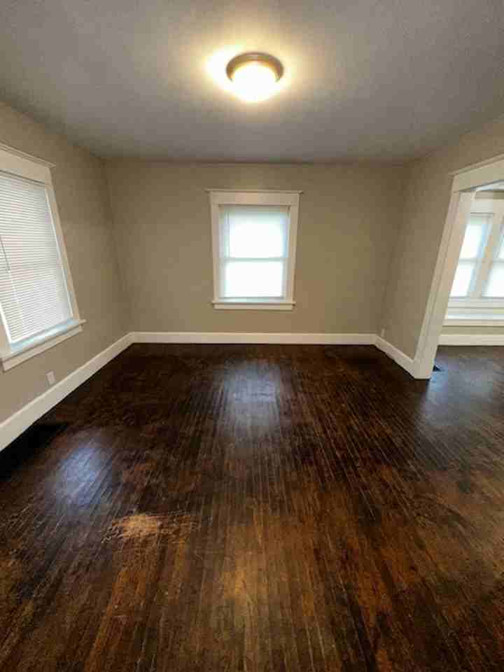 1214 S Pershing Dr - Photo 2 of 9