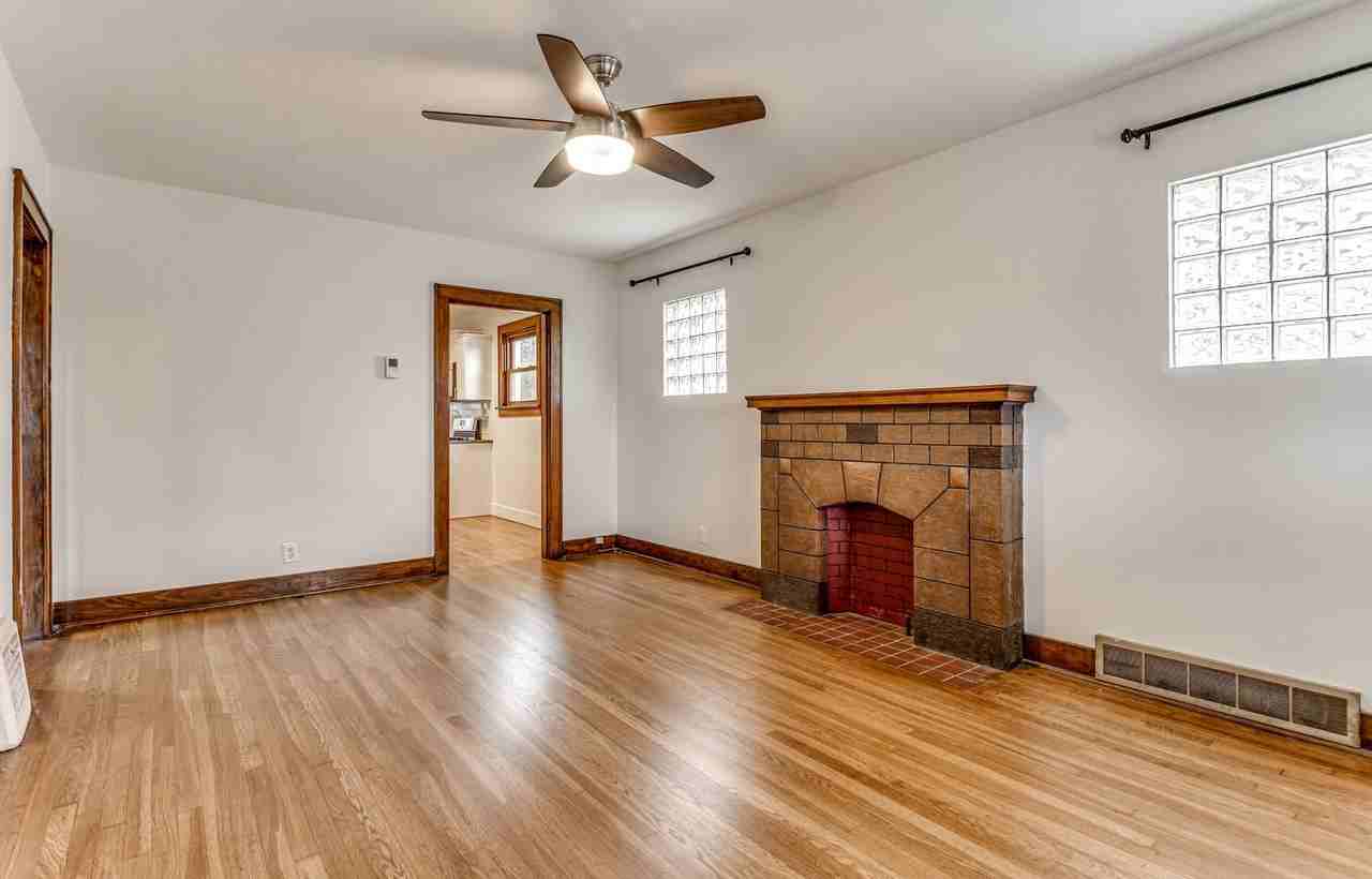 7 Jane St - Photo 4 of 21