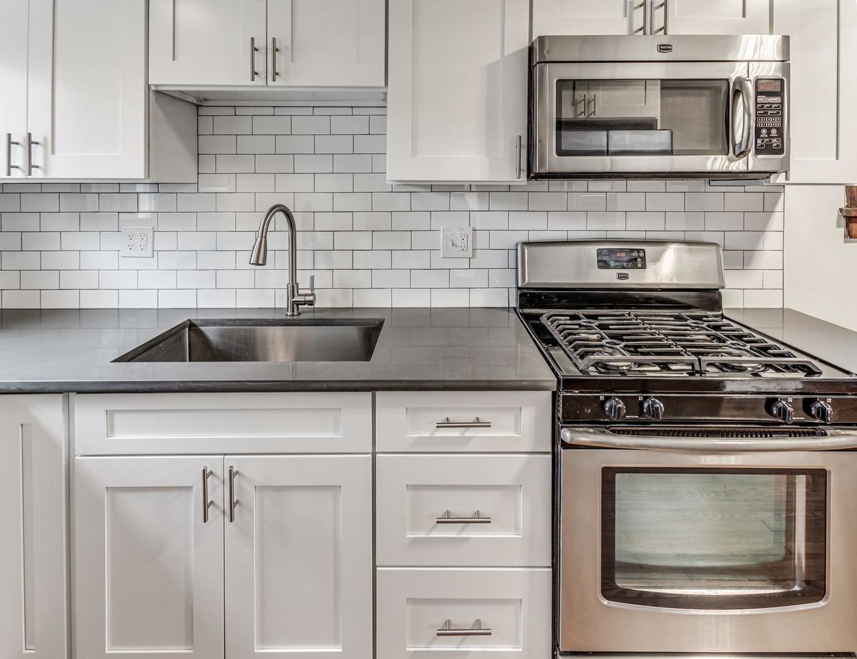 7 Jane St - Photo 6 of 21