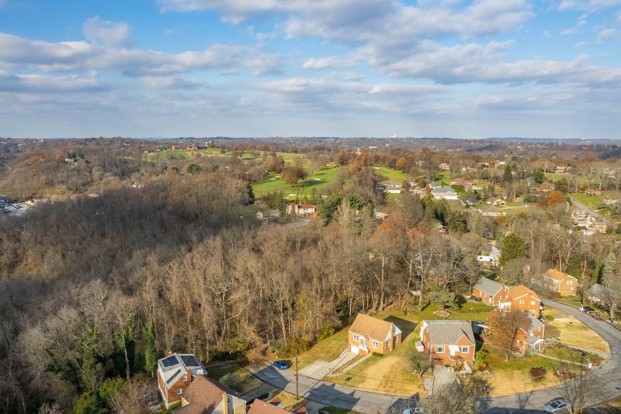 142 Gardenia Dr - Photo 4 of 16