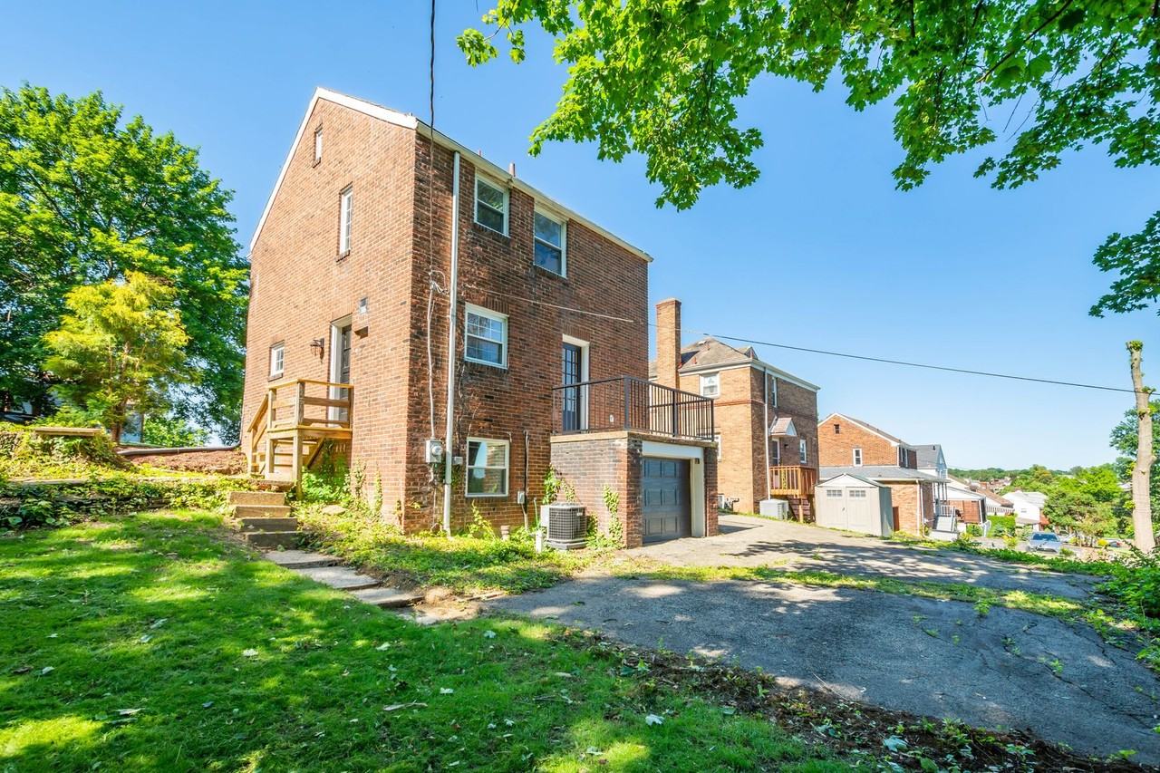 202 National Dr - Photo 3 of 28